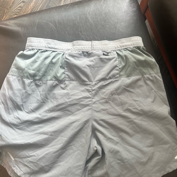 Nike Gray Athletic Shorts Lightweight Moisture-Wicking - Picture 3 of 3